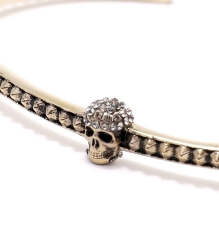 Pave skull decorated bracelet