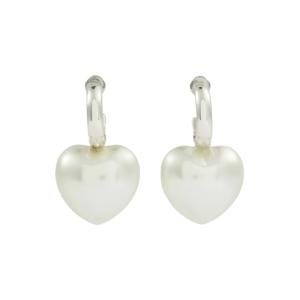 Heart-embellished pearl earrings