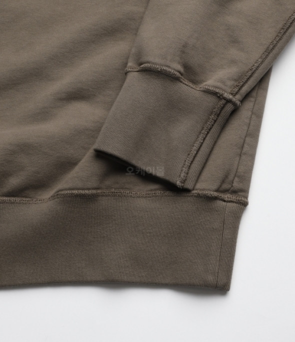 Crewneck Sweatshirt in Military Olive