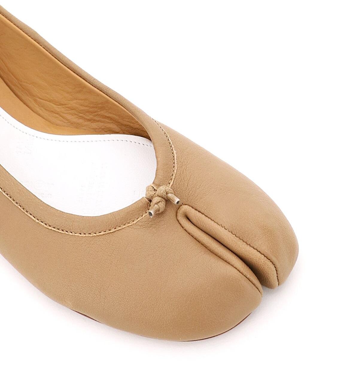 (W) Maison Margiela Tabi Ballet Flat Shoes Camel