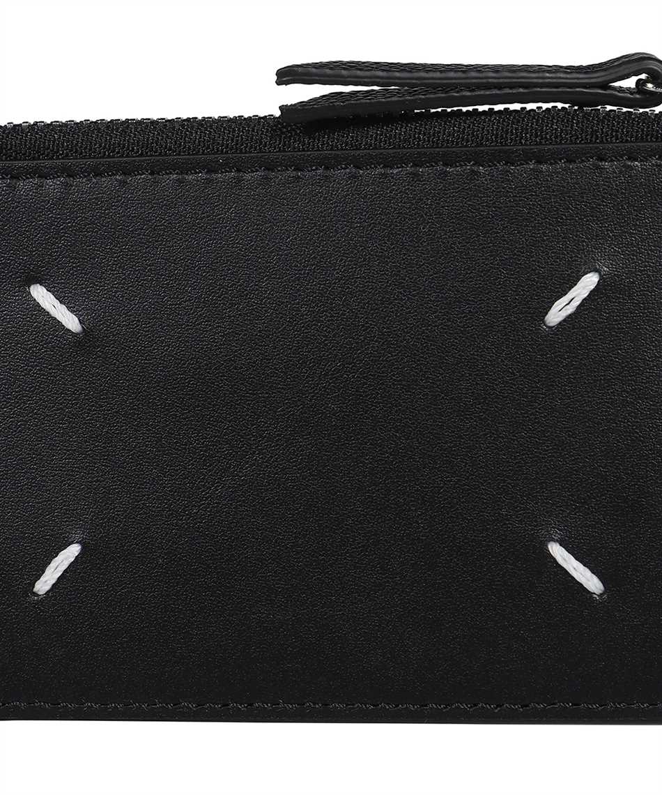 LEATHER ZIPPED WALLET IN BLACK