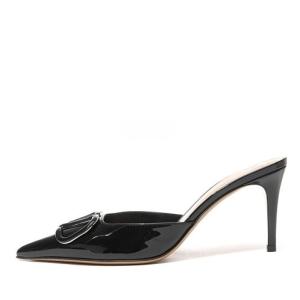 V logo sandal heel