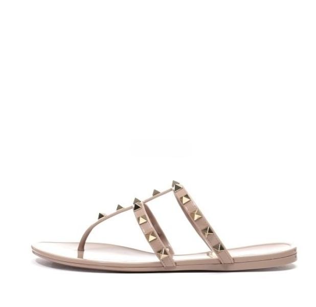 Rubber Rockstud Flat Thong Sandals