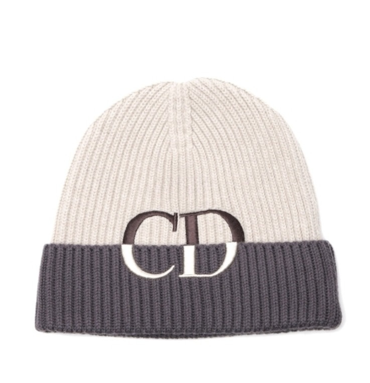 CD signature beanie