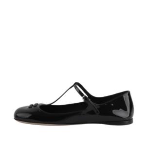 Patent leather ballerina shoes