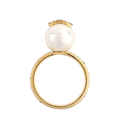 V logo pearl crystal ring