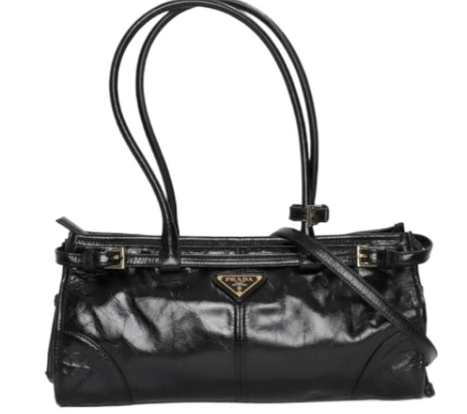 Medium leather handbag