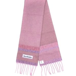 Fringed scarf logo