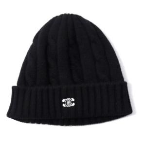 Triomphe Cable Knit Beanie