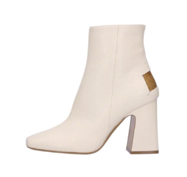 4 Stitch Decorative Boots - White