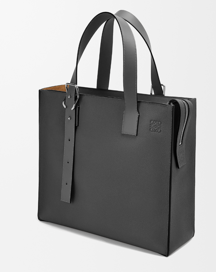 Buckle zip tote in soft grained calfskin