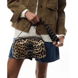 LEOPARD BUCKY CAMERA BAG