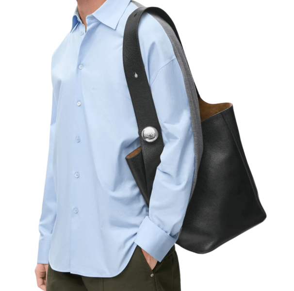 LARGE PEBBLE BUCKET IN SUPPLE GRAINED CALFSKIN