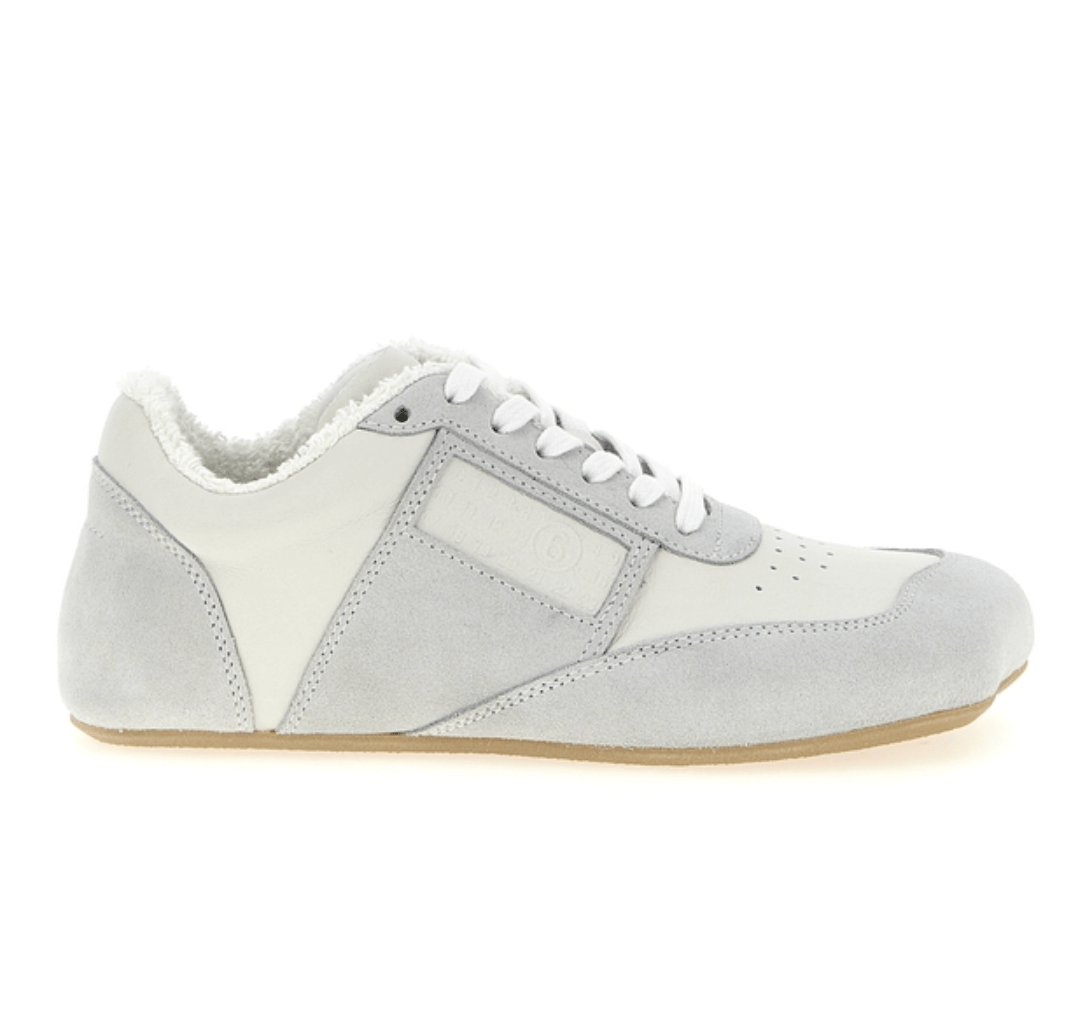 Anatomic low-top sneakers