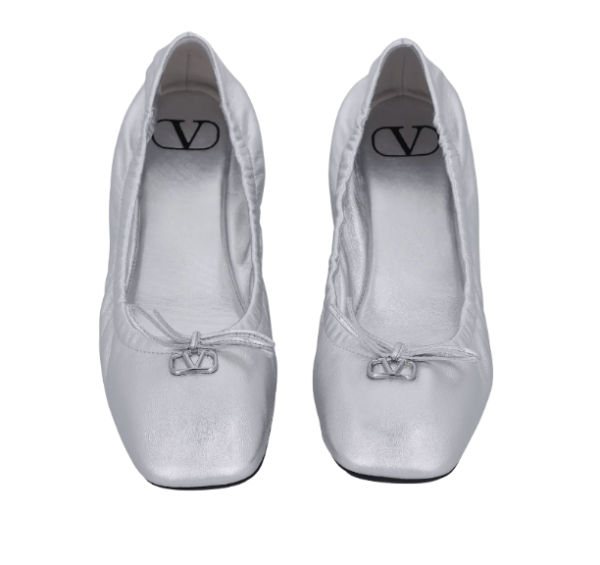 V Logo Signature Ballerina Flats - Silver