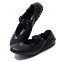 Logo Detail Flat Shoes