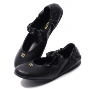 Logo Detail Flat Shoes