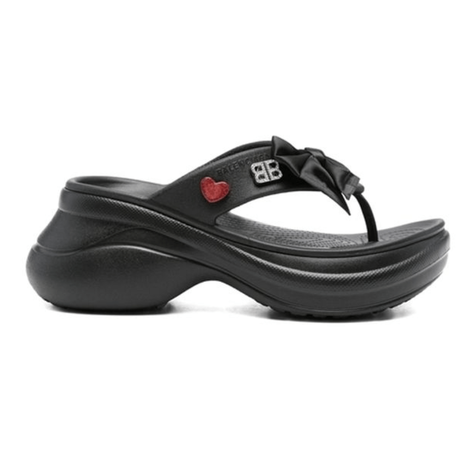 BALENCIAGA Black Flip Flops