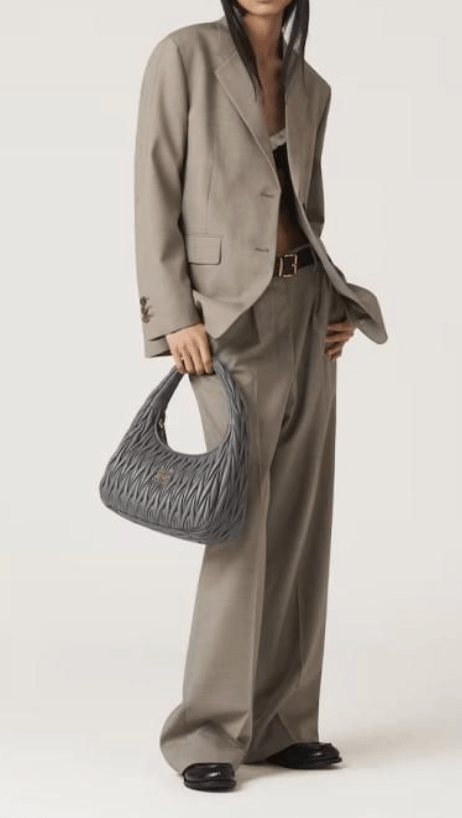 Wander Medium matelassé leather shoulder bag in grey