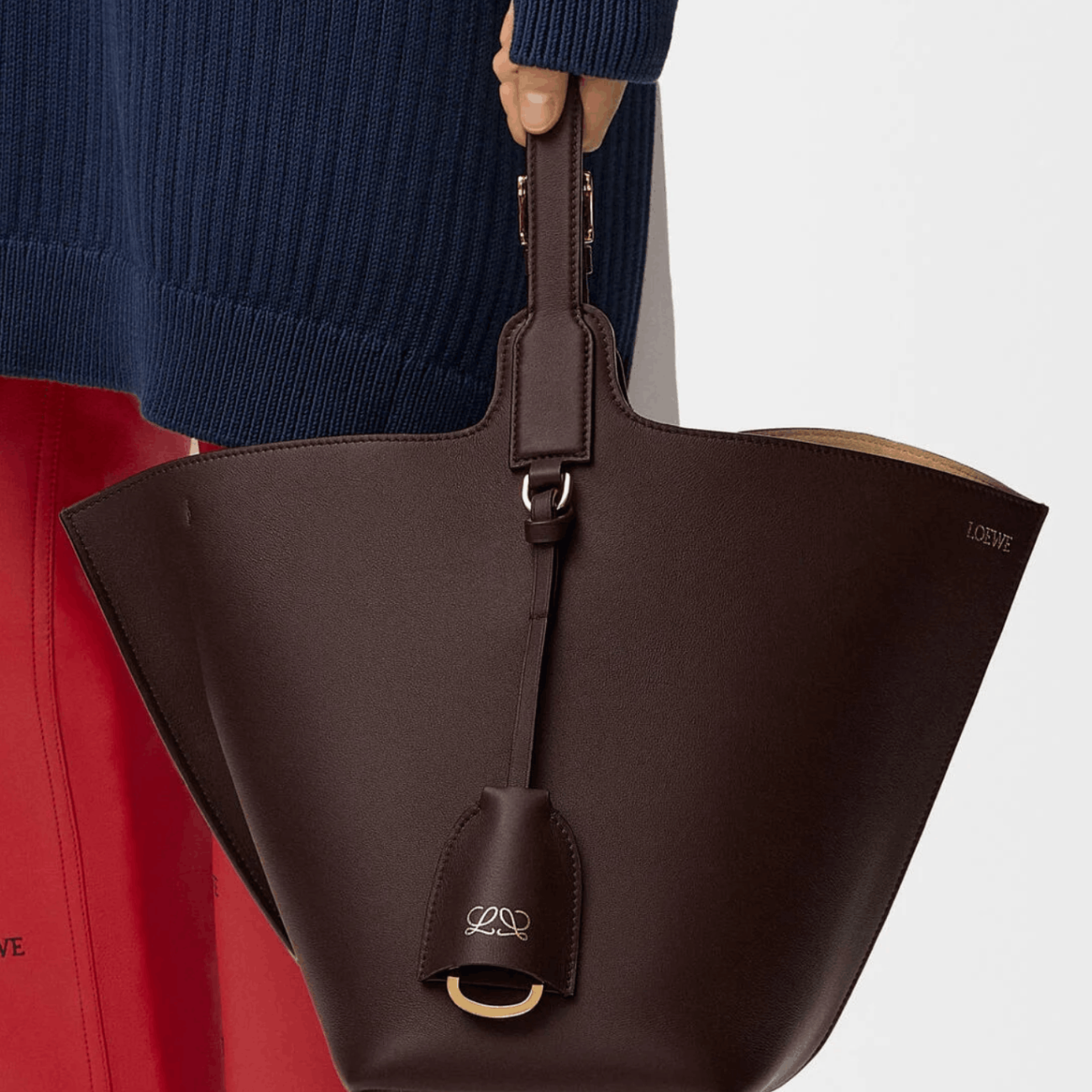 Medium Bilbao bucket in soft calfskin and suede - Dark Chestnut