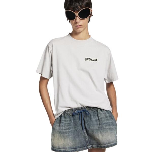 Masking Tape Medium Fit T-shirt in Dirty White