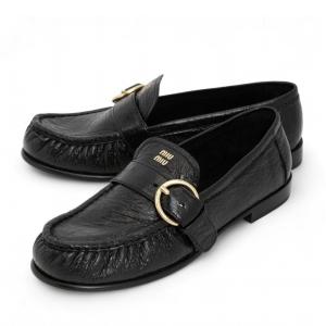 Miu Miu Black leather loafers with crinkled vintage-effect 