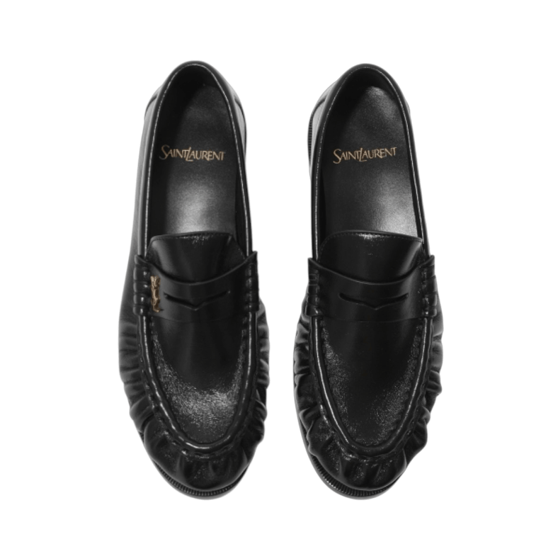 LE LOAFER supple in shiny leather in Black