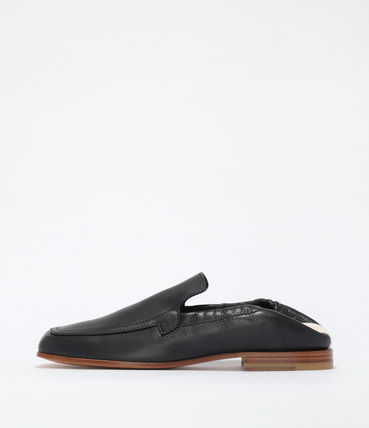 Elastic loafers