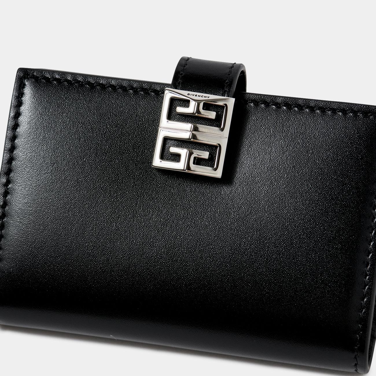 Small 4G wallet in smooth Box calfskin leather.