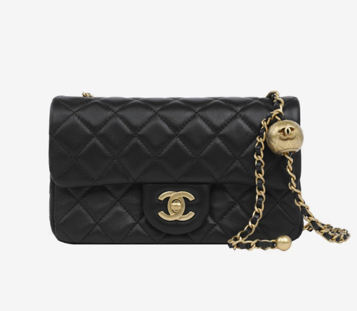 Chanel Flap Bag Lambskin & Gold Black