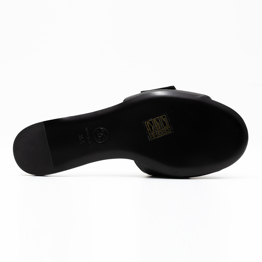 CC Logo Crystal Pearl Black Slippers