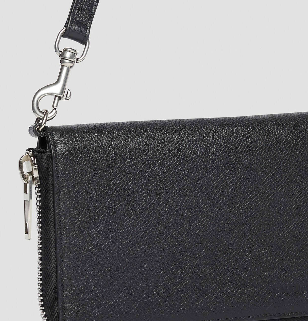 Leash Clutch Bag in Black