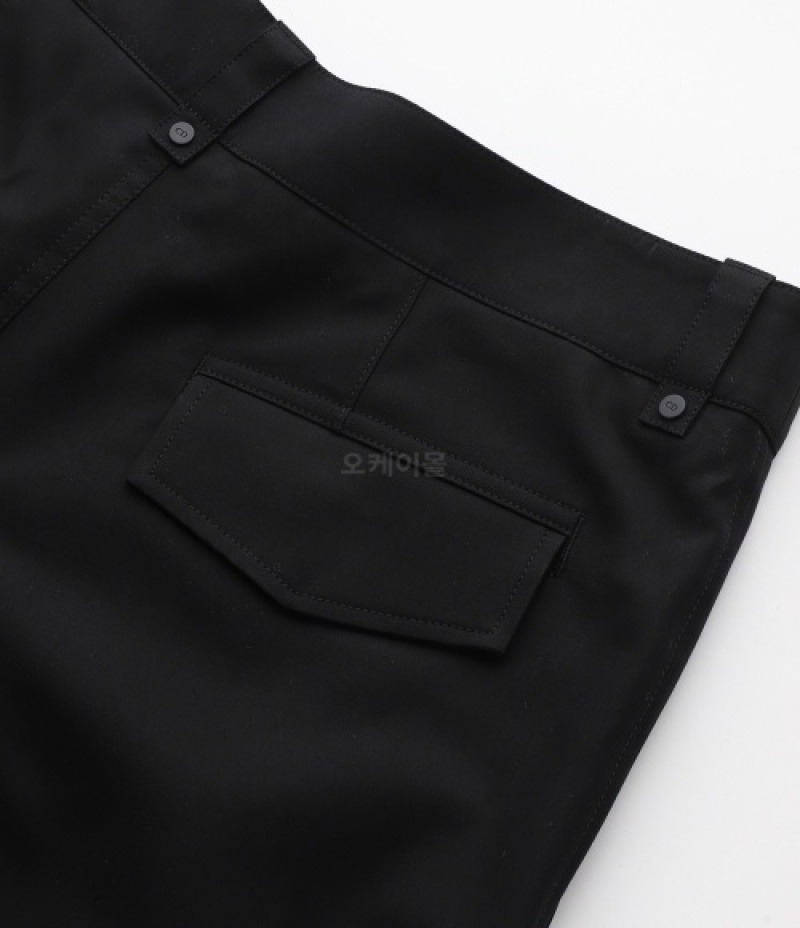 Dior Black Cargo Shorts With ‘CD’ Buckle