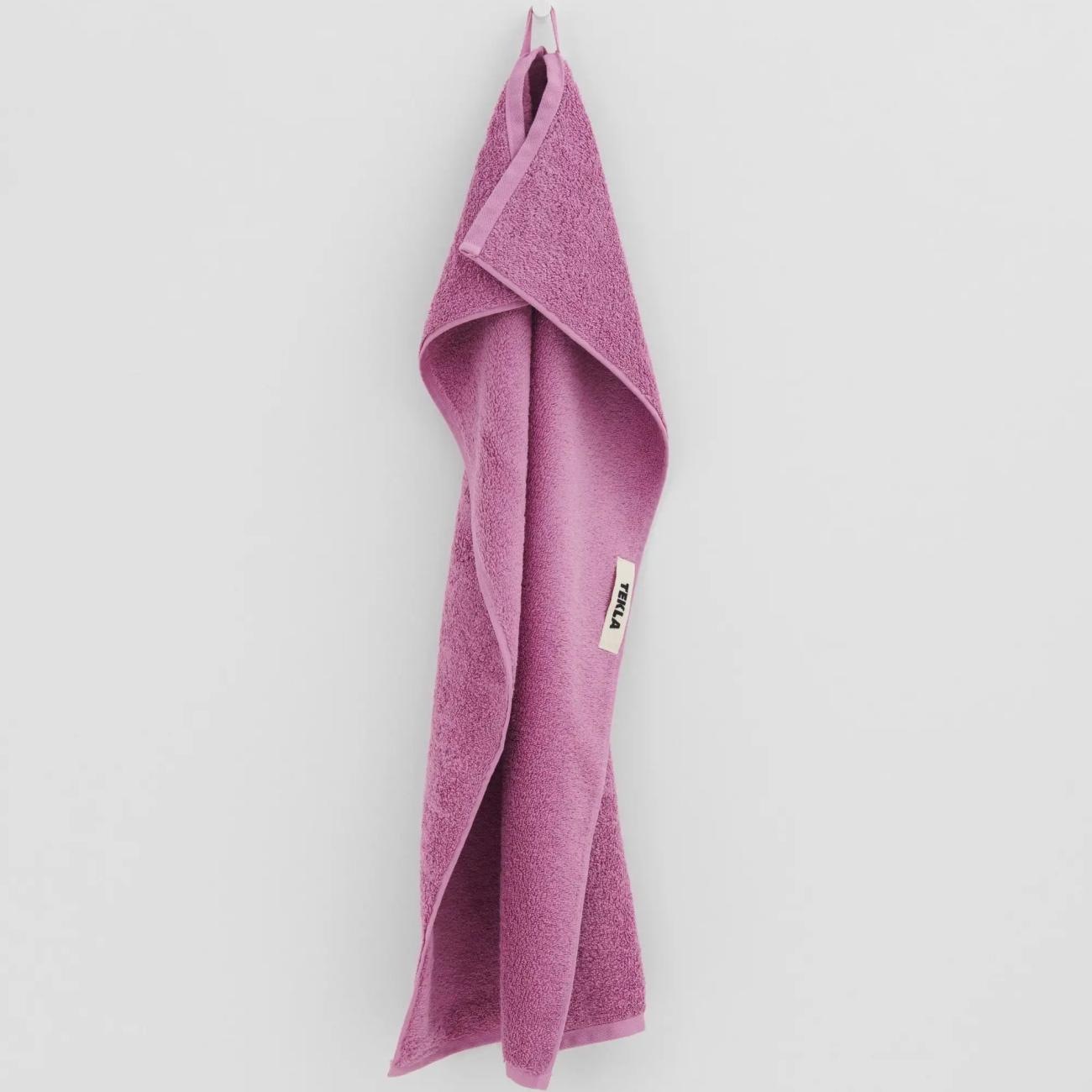 Magenta washcloth towels