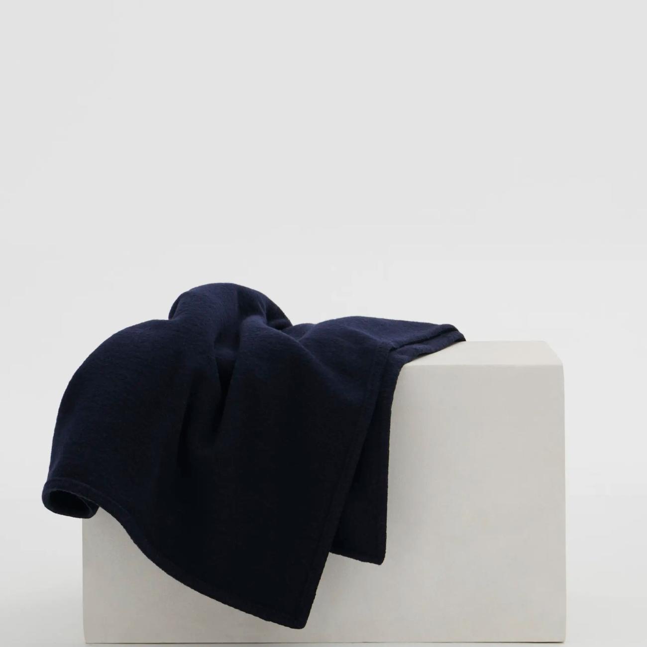 Dark Blue Pure wool blankets