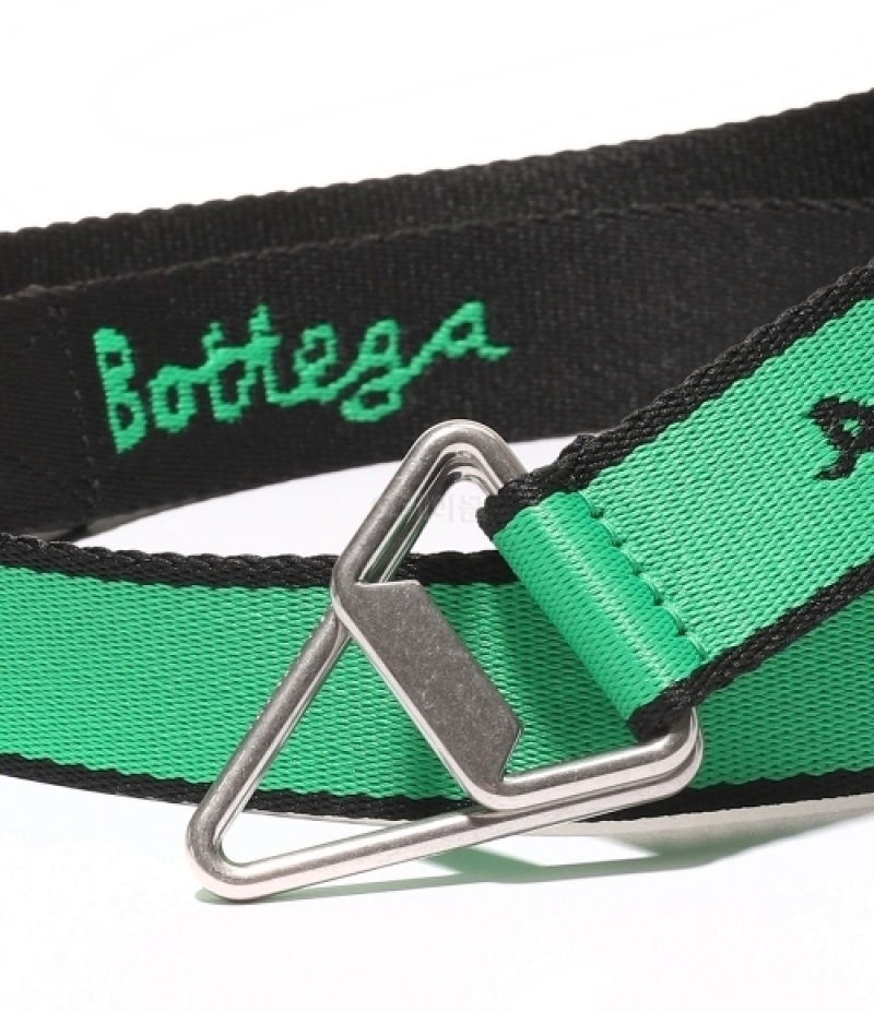 Reverse logo jacquard belt