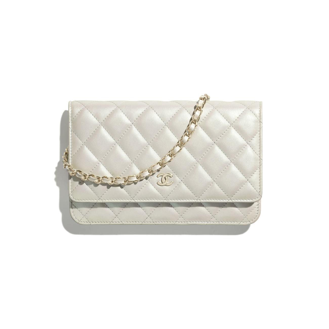 Chanel Classic Wallet On Chain Grained Calfskin & Gold White