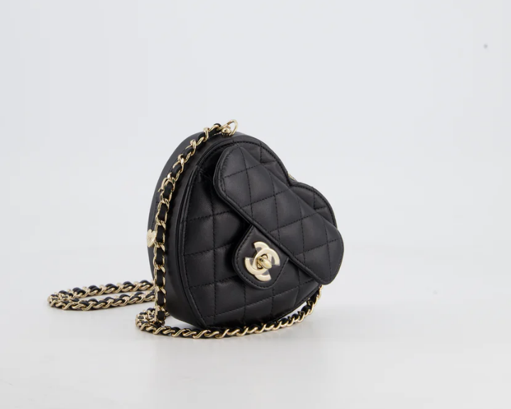 Chanel Heart Clutch with Chain Lambskin & Gold Black