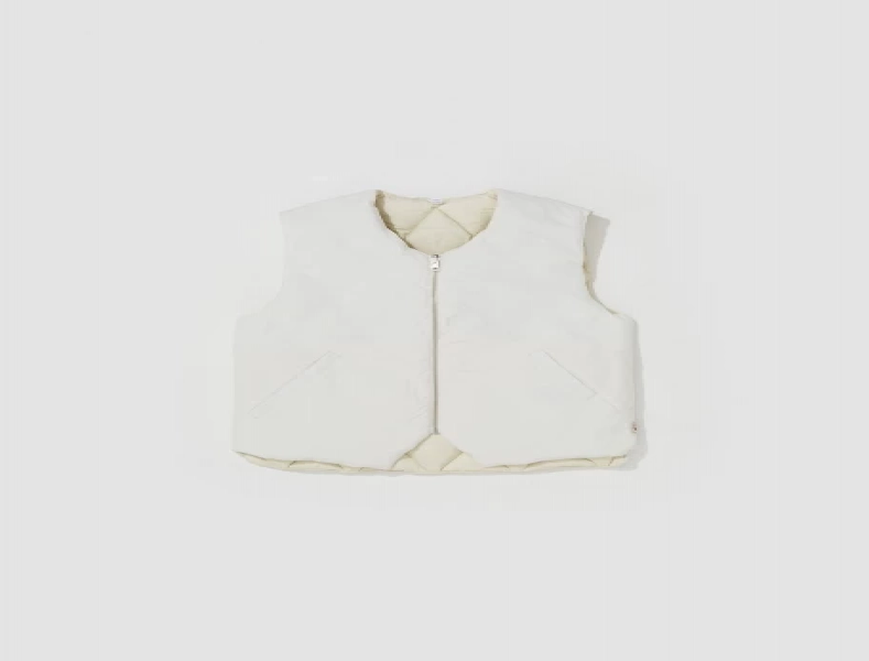 Stüssy Reversible Quilted Vest in Cream