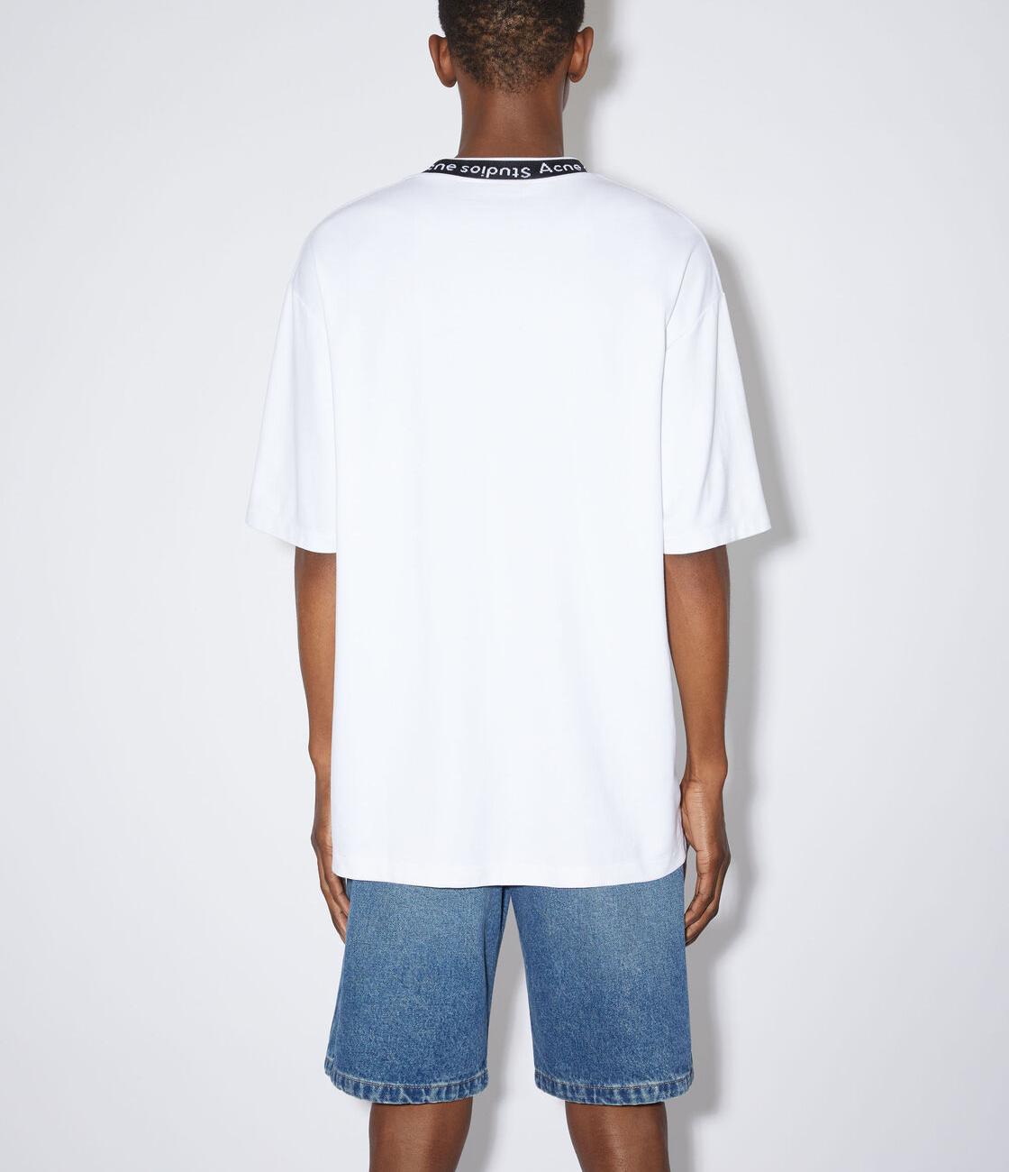 NECK LETTERING SHORT SLEEVE TEE