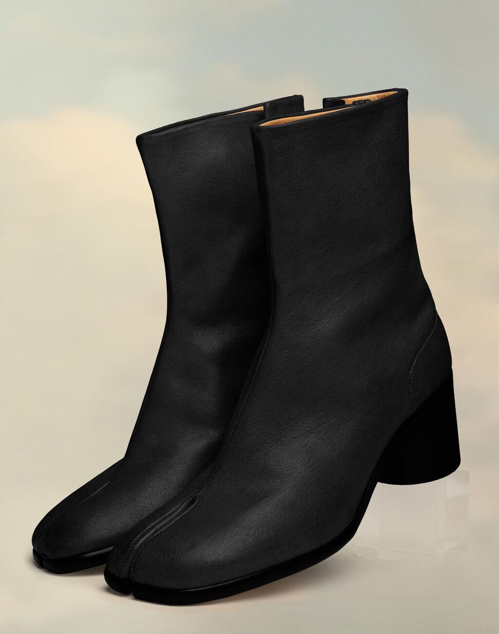 Tabi ankle boots in Black