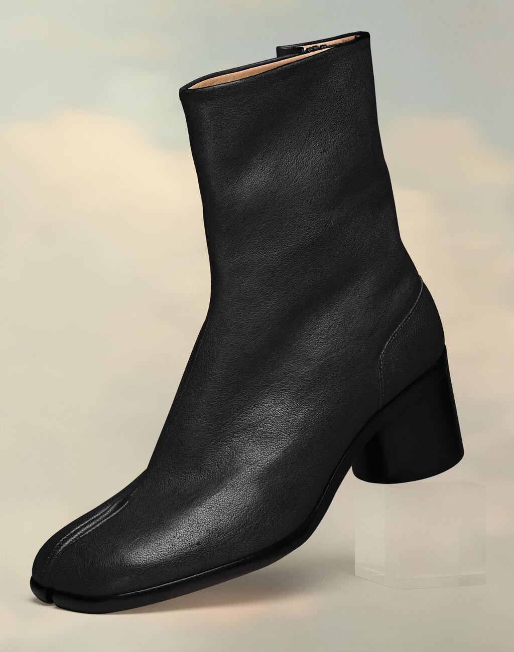 Tabi ankle boots in Black