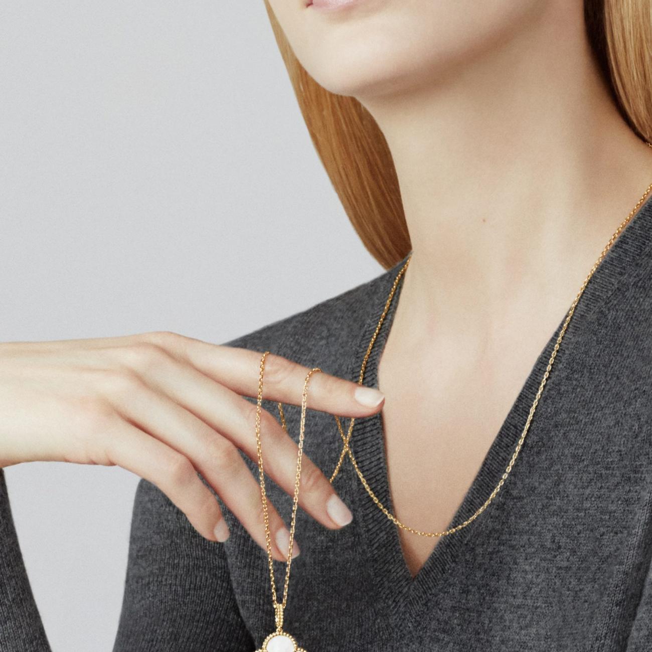 Magic Alhambra long necklace, 1 motif yellow gold