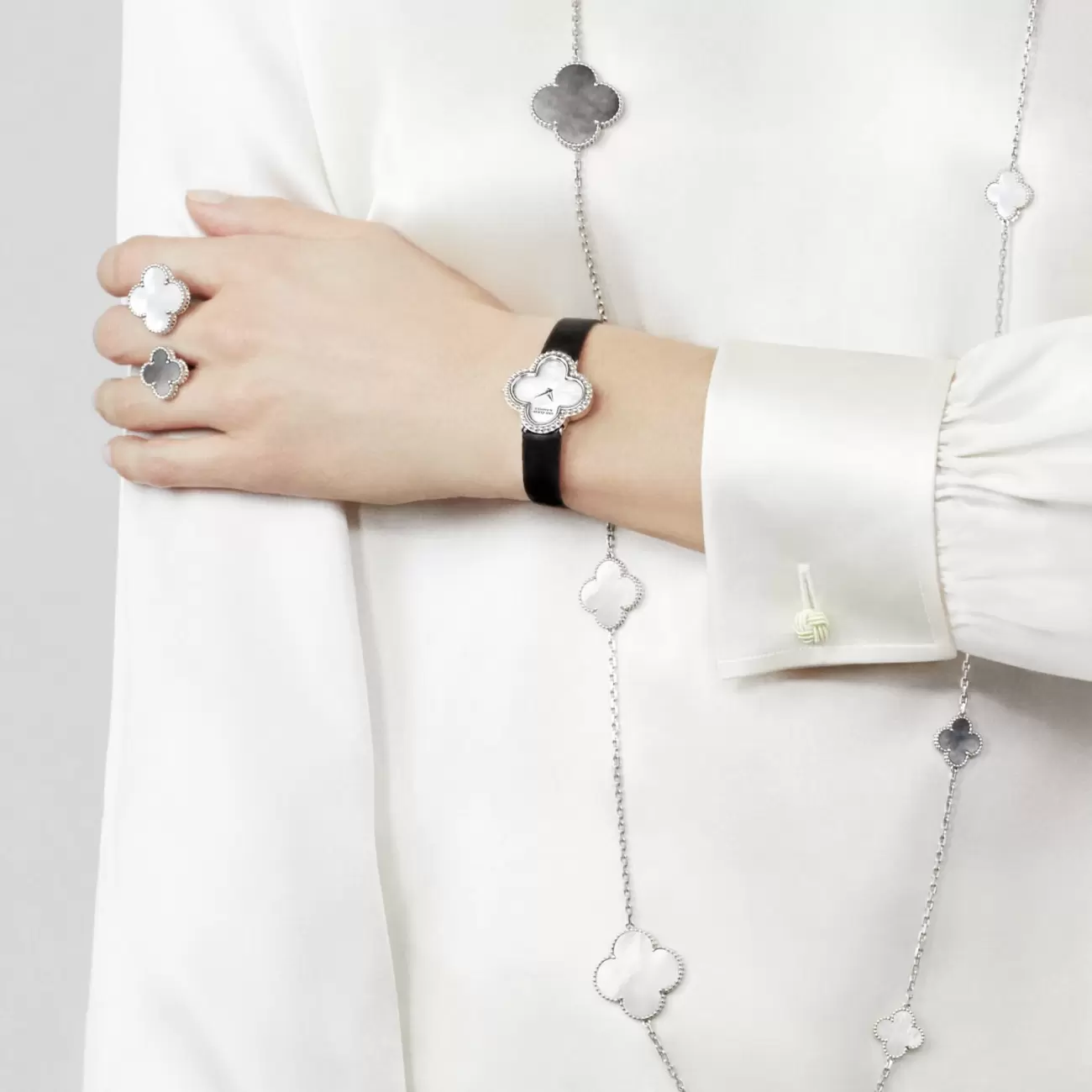 Magic Alhambra long necklace, 16 motifs