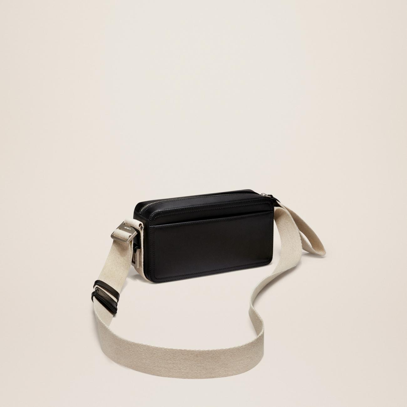 Le Cuerda horizontal Utility rectangle bag.