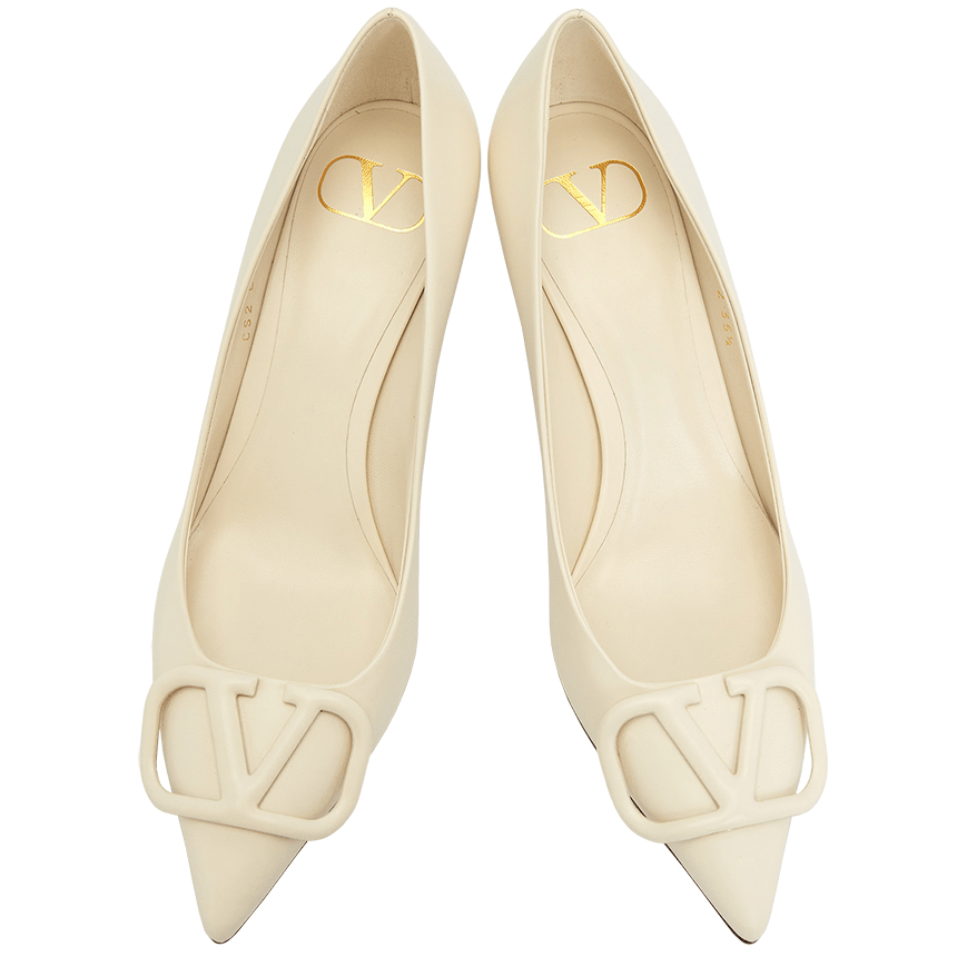  V Logo Signature Women's Pumps 