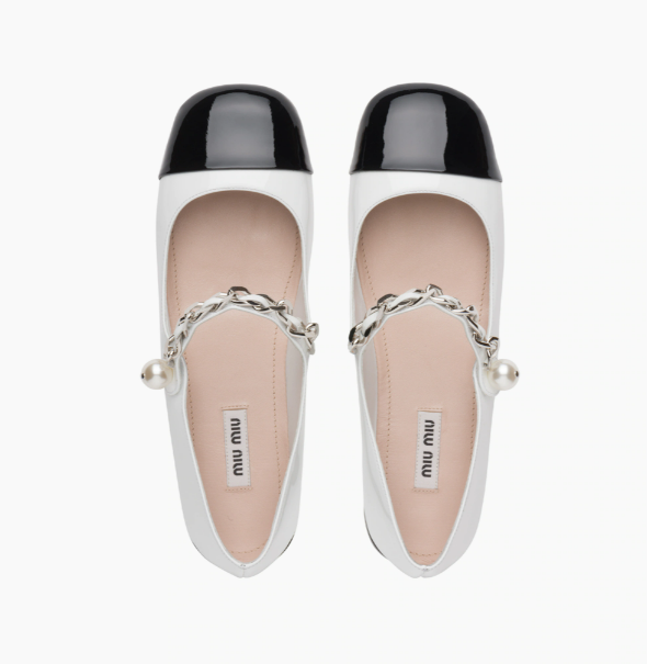 Patent leather ballerinas