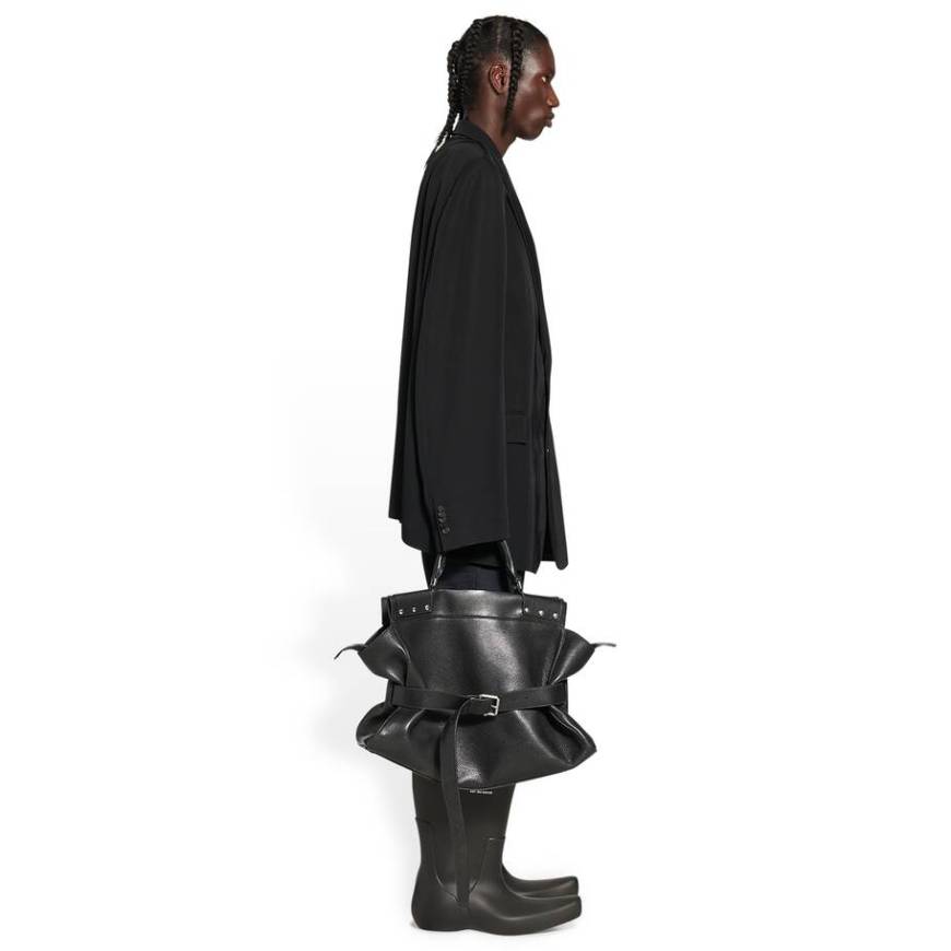 MEN'S CURVED SHOULDER JACKET IN BLACK