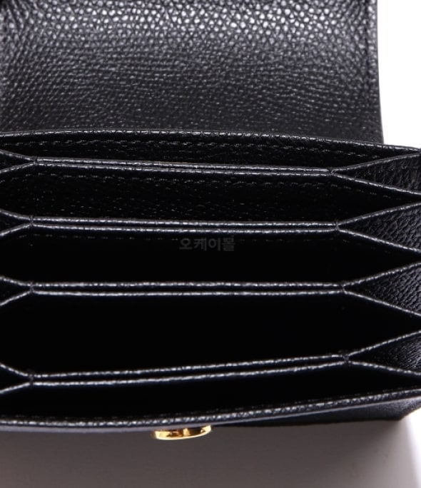 V logo card wallet