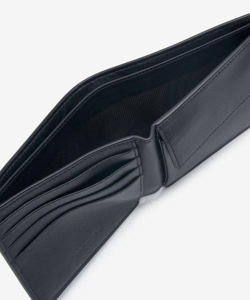 Men's East/West Crocodile Embossed Leather Bifold Wallet - Black 